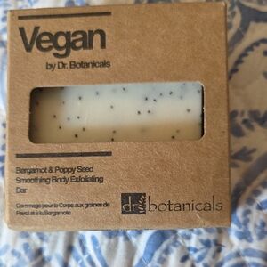 Vegan Bergamot & Poppy Seed Exfoliating Bar - White